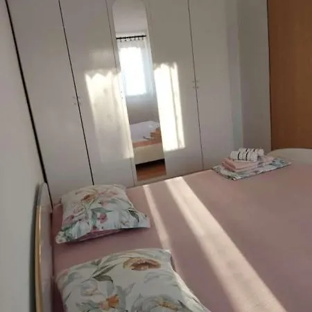 Apartment & Tony Tribunj (Sibenik-Knin)