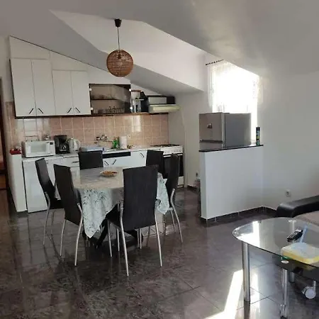 & Tony Apartment *