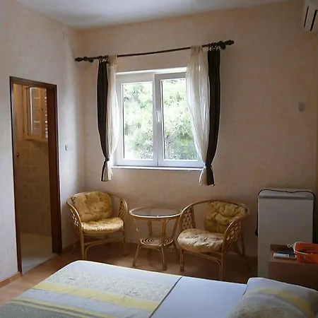 & Tony Apartment *