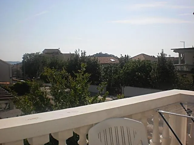 & Tony Appartement Tribalj